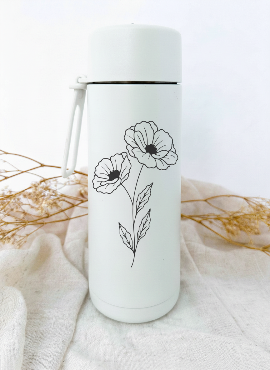 Bouteille isotherme blanche personnalisée avec fleur de naissance