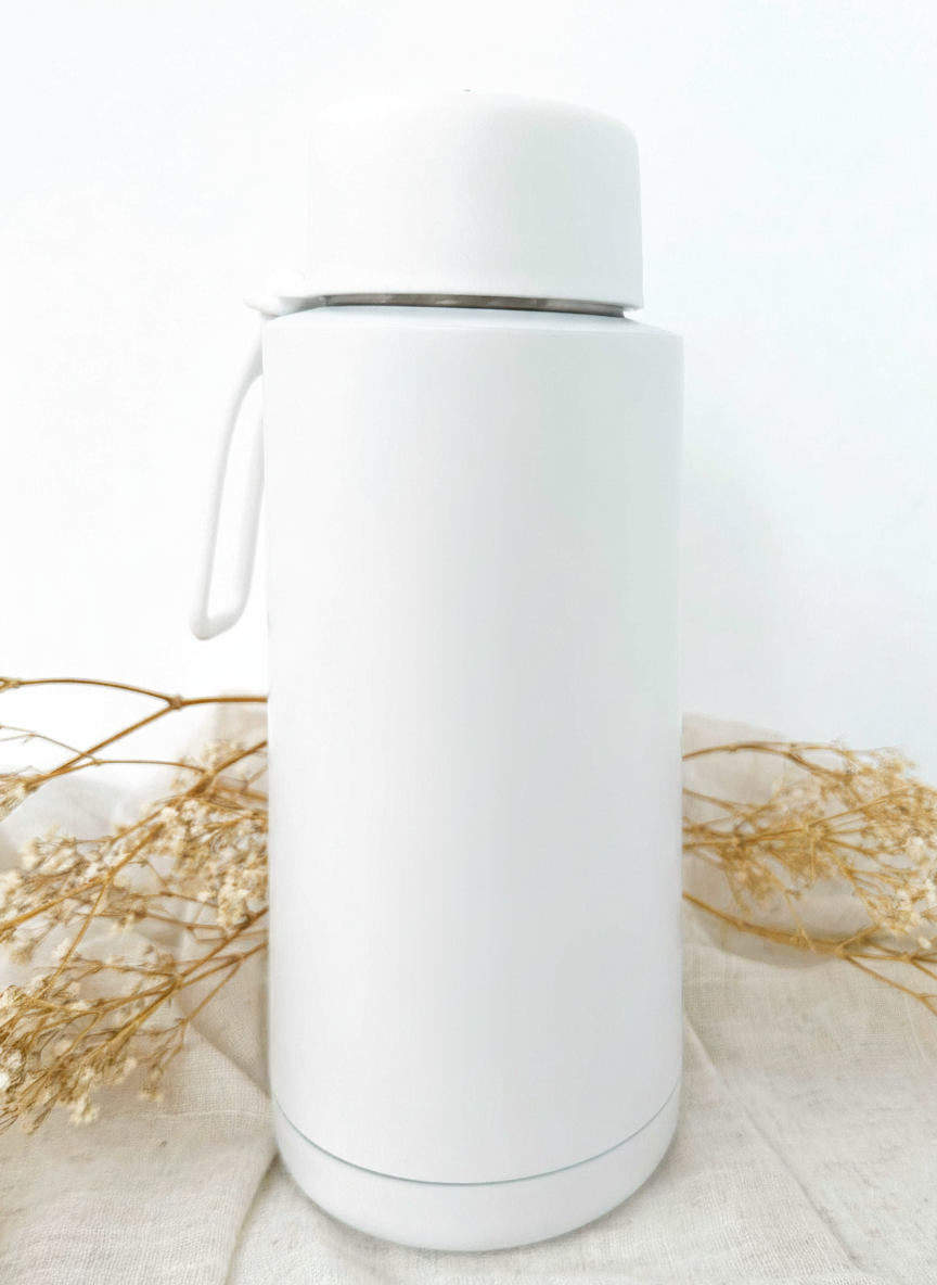 Bouteille isotherme blanche personnalisée avec fleur de naissance