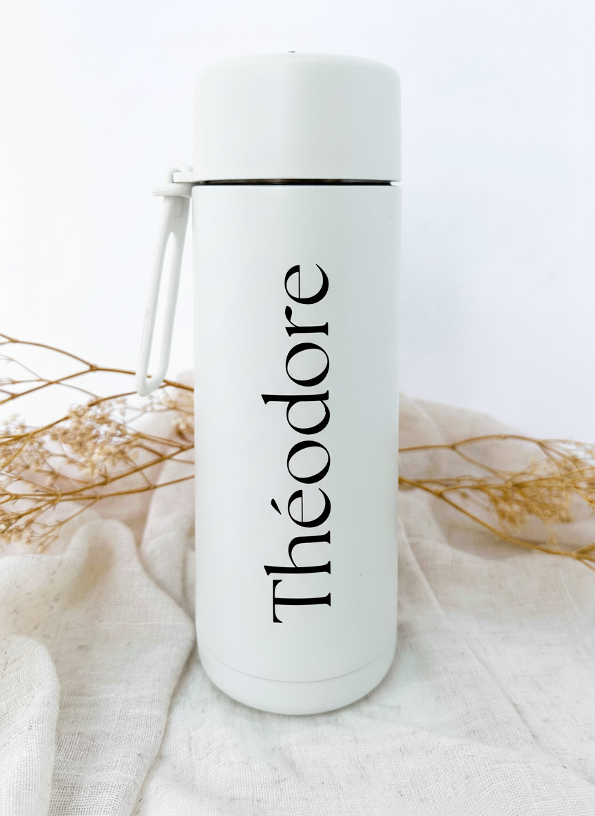 Bouteille isotherme blanche personnalisée avec fleur de naissance