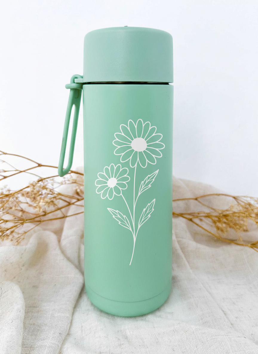 Bouteille isotherme verte personnalisée avec fleur de naissance