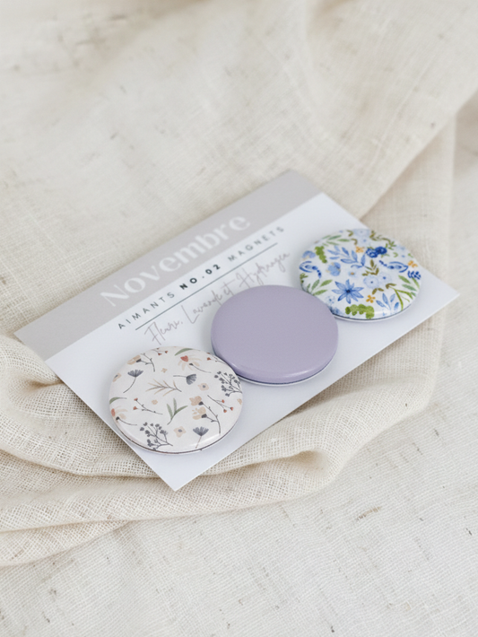 Lot de trois aimants faits à la main assortis aux collections Fleuri, Lavande et Hydrangea. diamètre 3 cm.