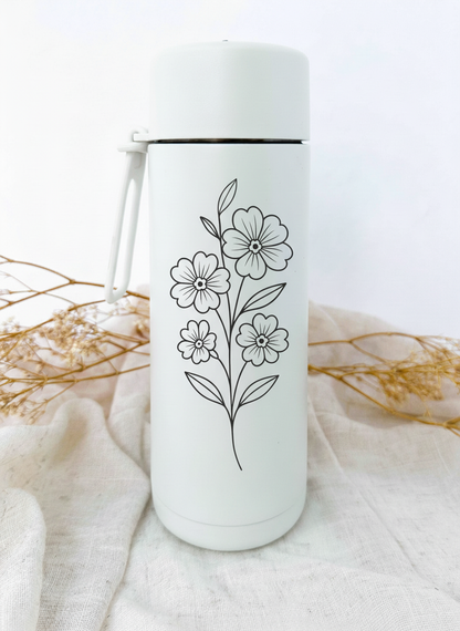 Bouteille isotherme blanche personnalisée avec fleur de naissance