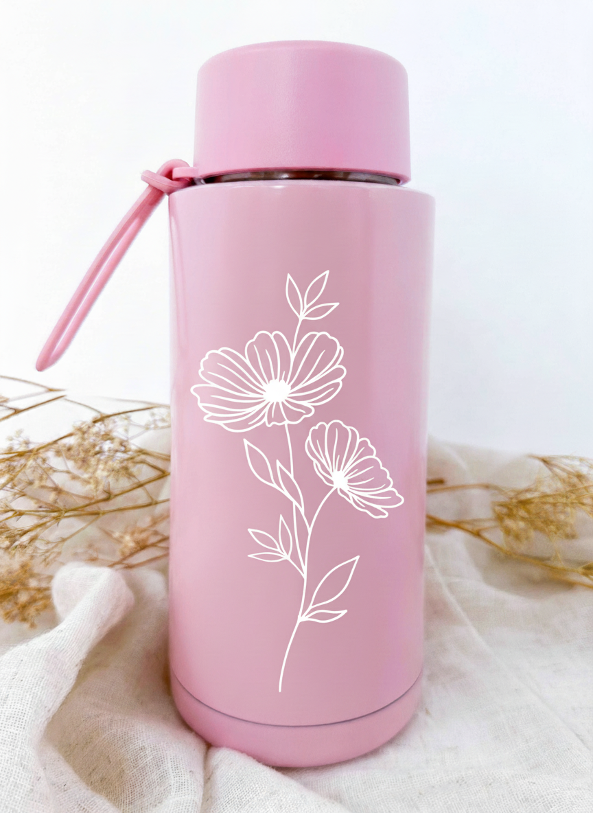 Bouteille isotherme rose personnalisée avec fleur de naissance