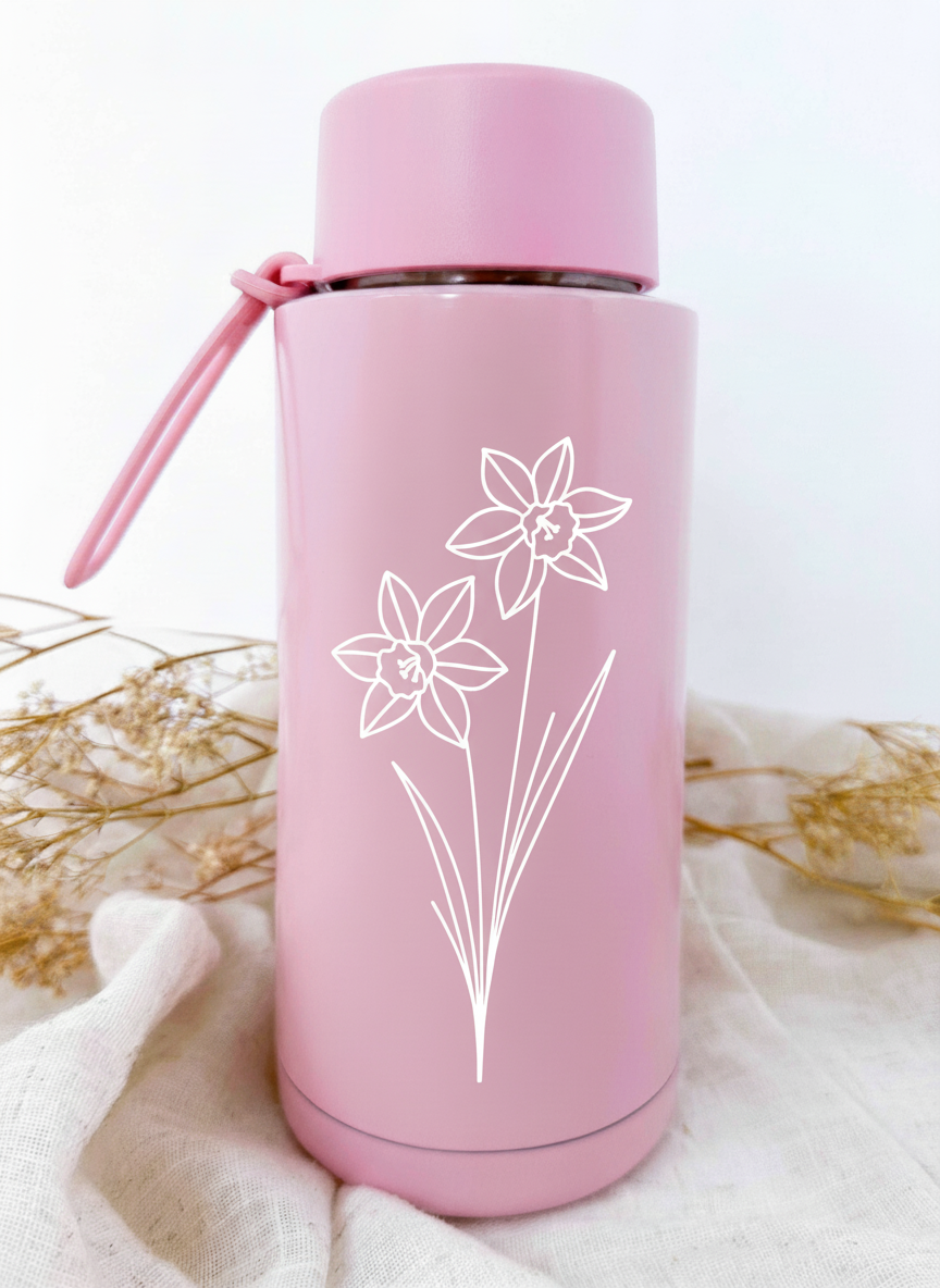 Bouteille isotherme rose personnalisée avec fleur de naissance