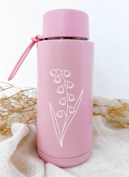 Bouteille isotherme rose personnalisée avec fleur de naissance