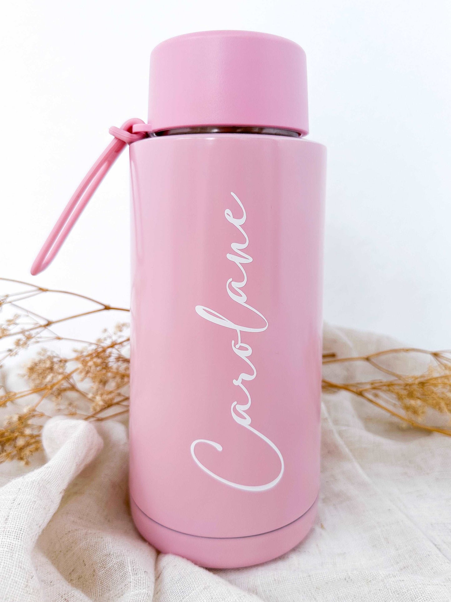 Bouteille isotherme rose personnalisée avec fleur de naissance